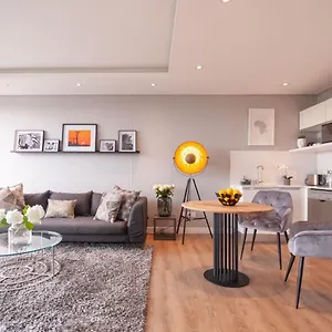 Greenpoint Designer Near Stadium & Waterfront Apartment Cape Town